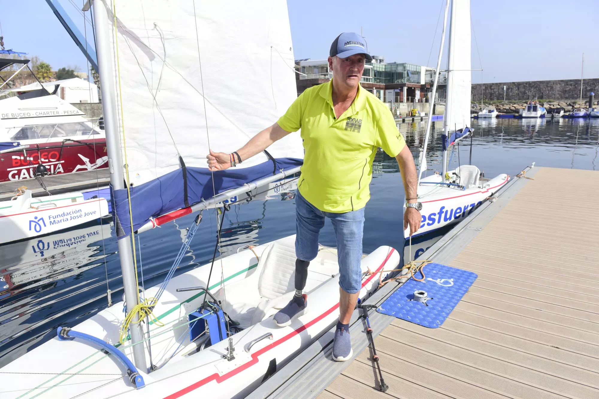  Foto de archivo de una consulta con un paciente con la pierna amputada. (EFE/Nacho Gallego)